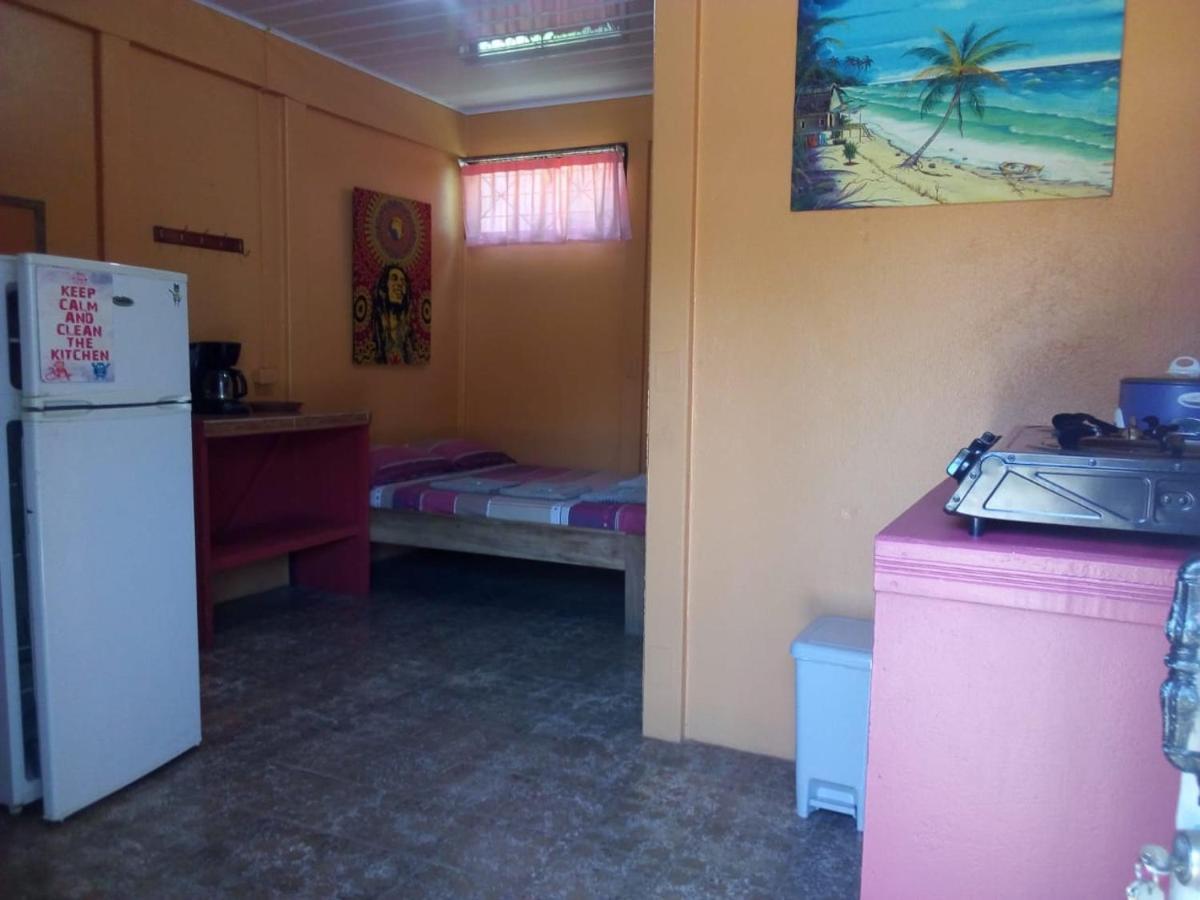 Hotel One Love Puerto Viejo Puerto Viejo de Talamanca Buitenkant foto