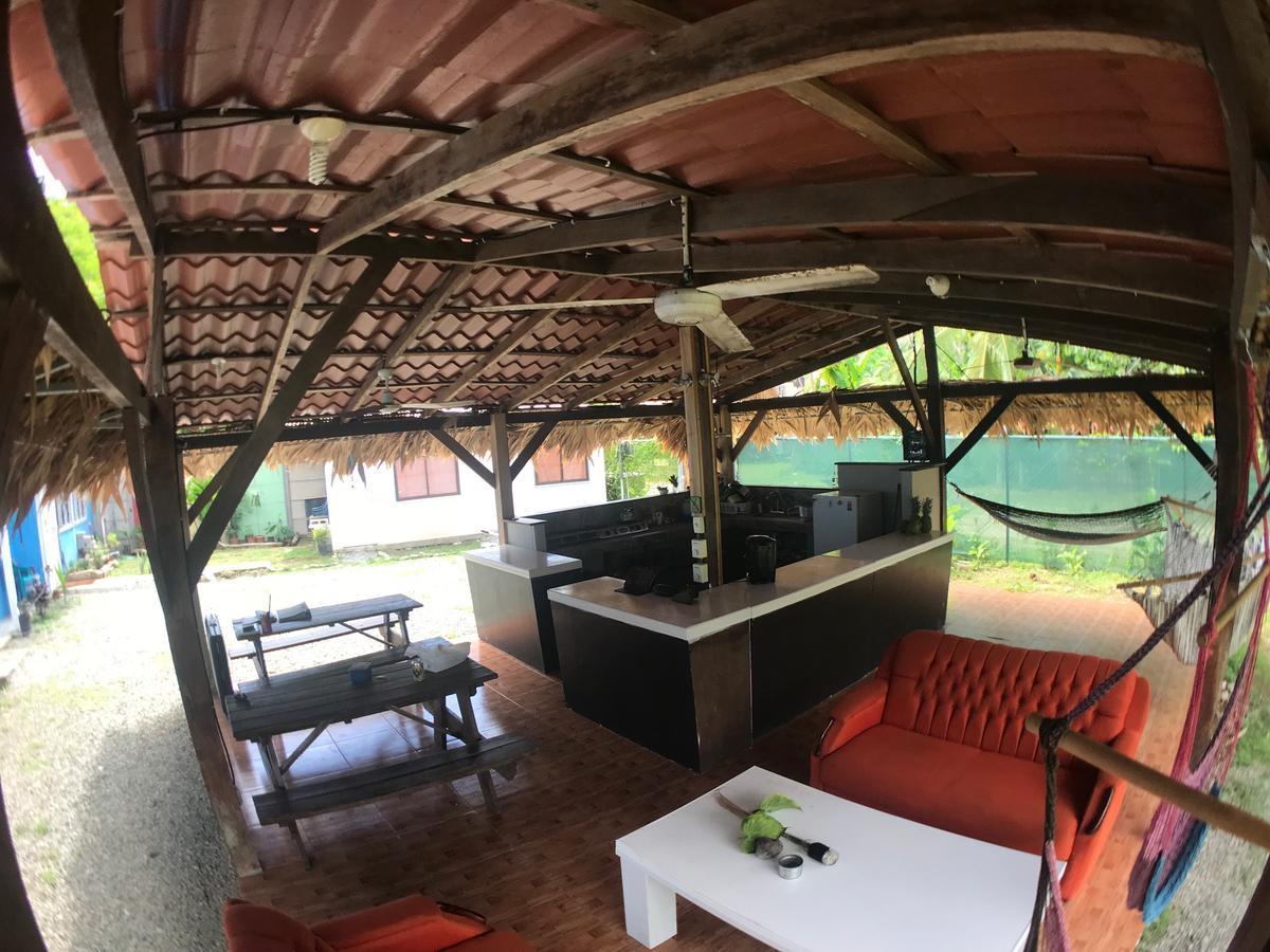 Hotel One Love Puerto Viejo Puerto Viejo de Talamanca Buitenkant foto